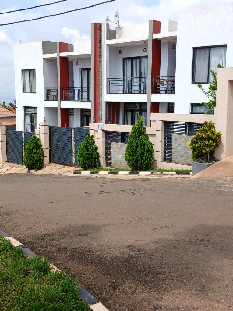 REBERO 4 BEDROOM APARTMENT